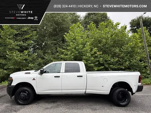 2026 Ram 3500 Tradesman Crew 4WD Cummins DRW