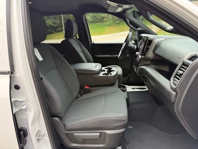 2026 Ram 3500 - Image 19 of 31
