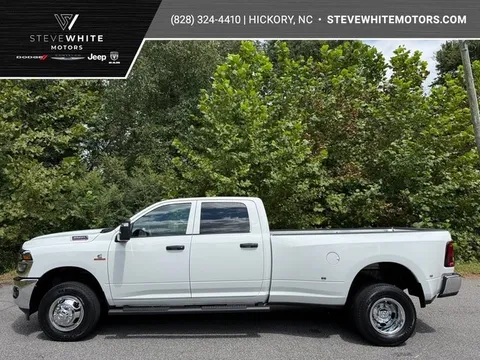2026 Ram 3500 Tradesman Crew 4WD Cummins DRW