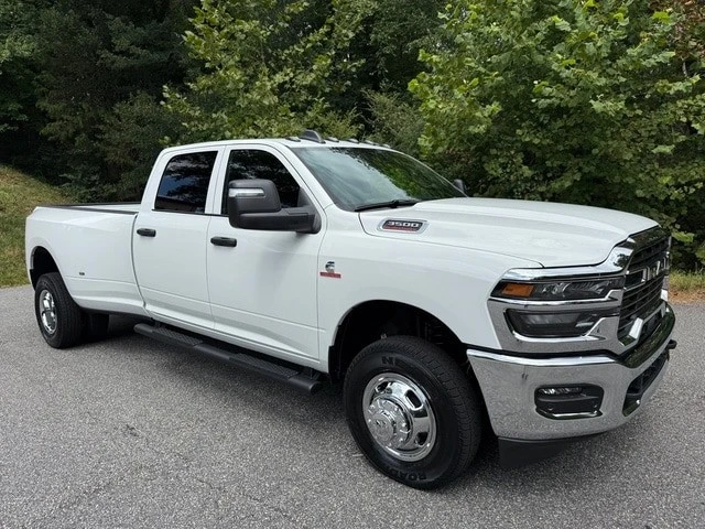 2026 Ram 3500 - Image 5 of 31
