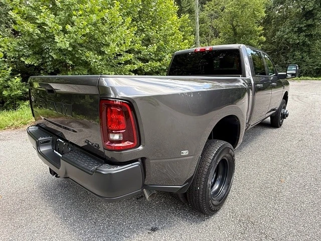 2026 Ram 3500 - Image 7 of 30