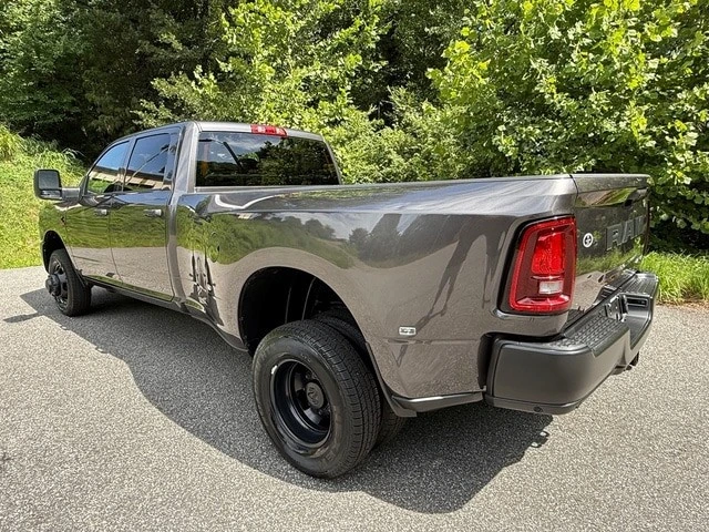 2026 Ram 3500 - Image 11 of 30