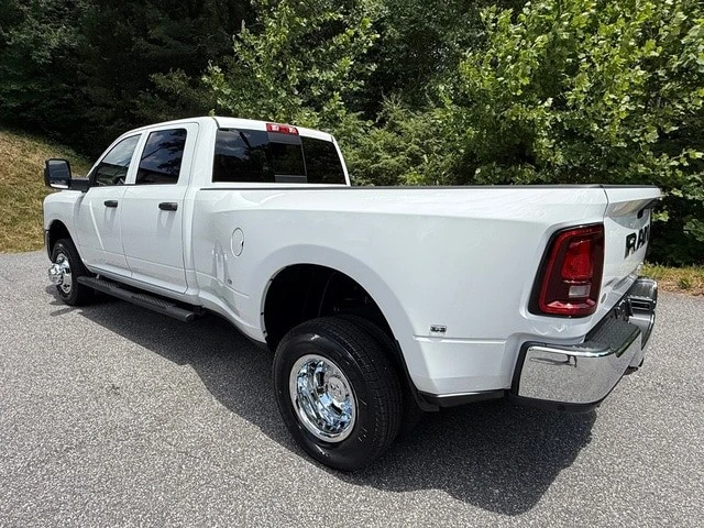 2026 Ram 3500 - Image 9 of 28