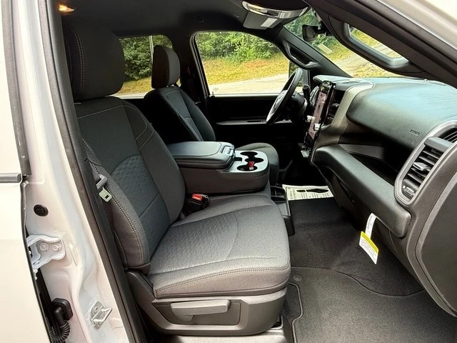 2026 Ram 3500 - Image 17 of 28