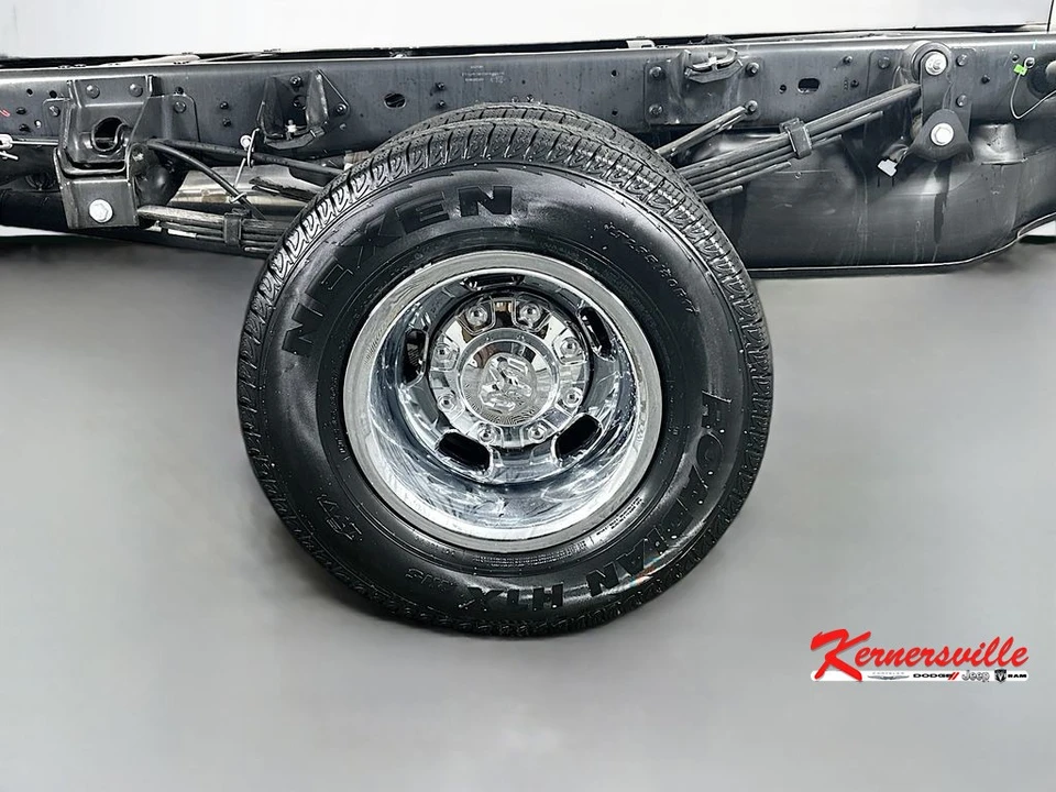 2026 Ram 3500 - Image 16 of 20