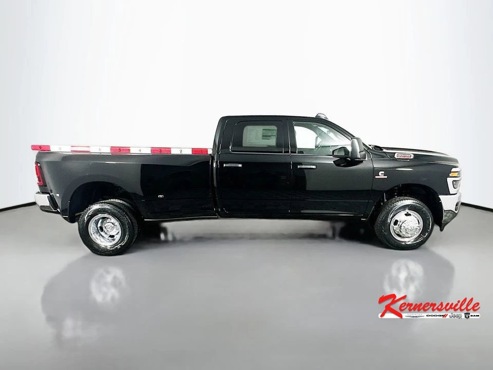 2026 Ram 3500 - Image 8 of 12