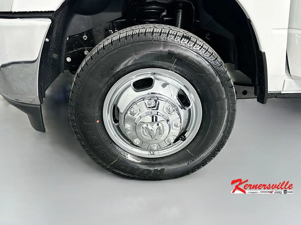 2026 Ram 3500 - Image 17 of 21
