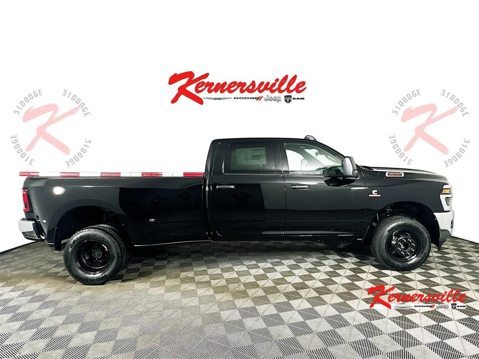 2026 Ram 3500 - Image 8 of 12