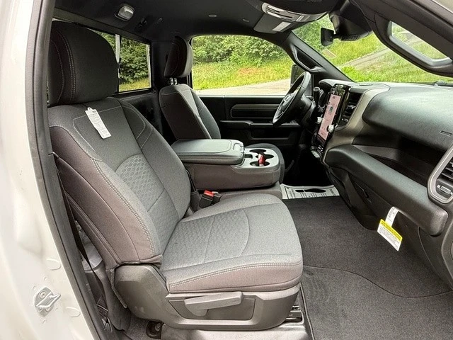 2026 Ram 3500 - Image 16 of 28