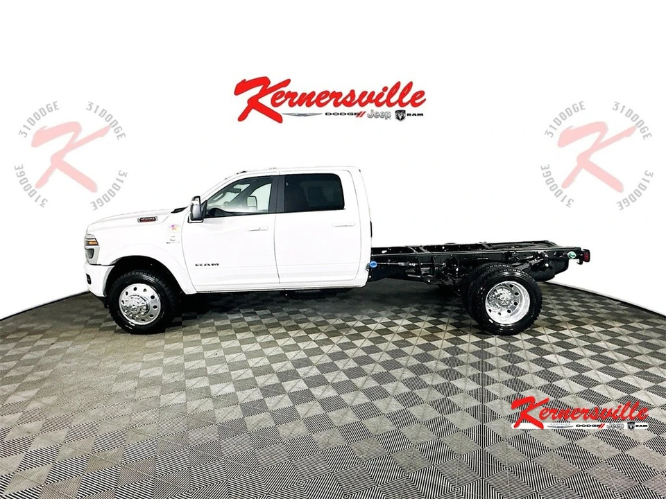 2026 Ram 4500 & 5500 - Image 4 of 20