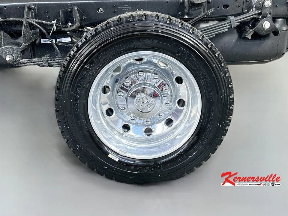 2026 Ram 4500 & 5500 - Image 15 of 21