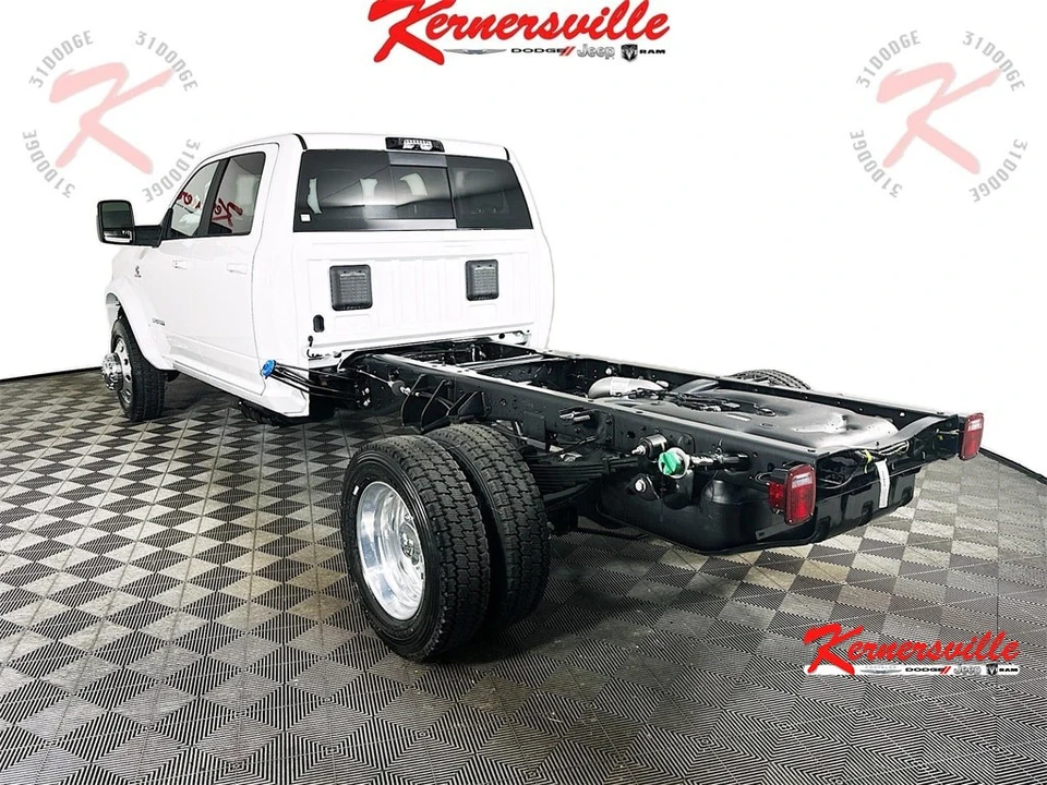 2026 Ram 4500 & 5500 - Image 5 of 12
