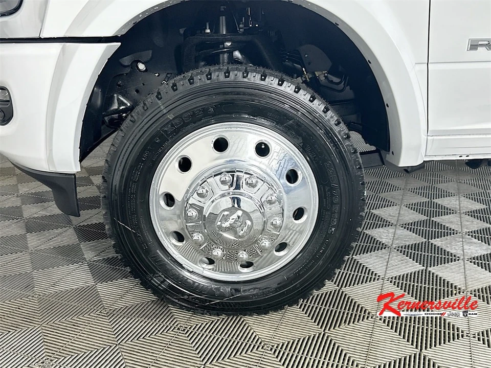 2026 Ram 4500 & 5500 - Image 16 of 20