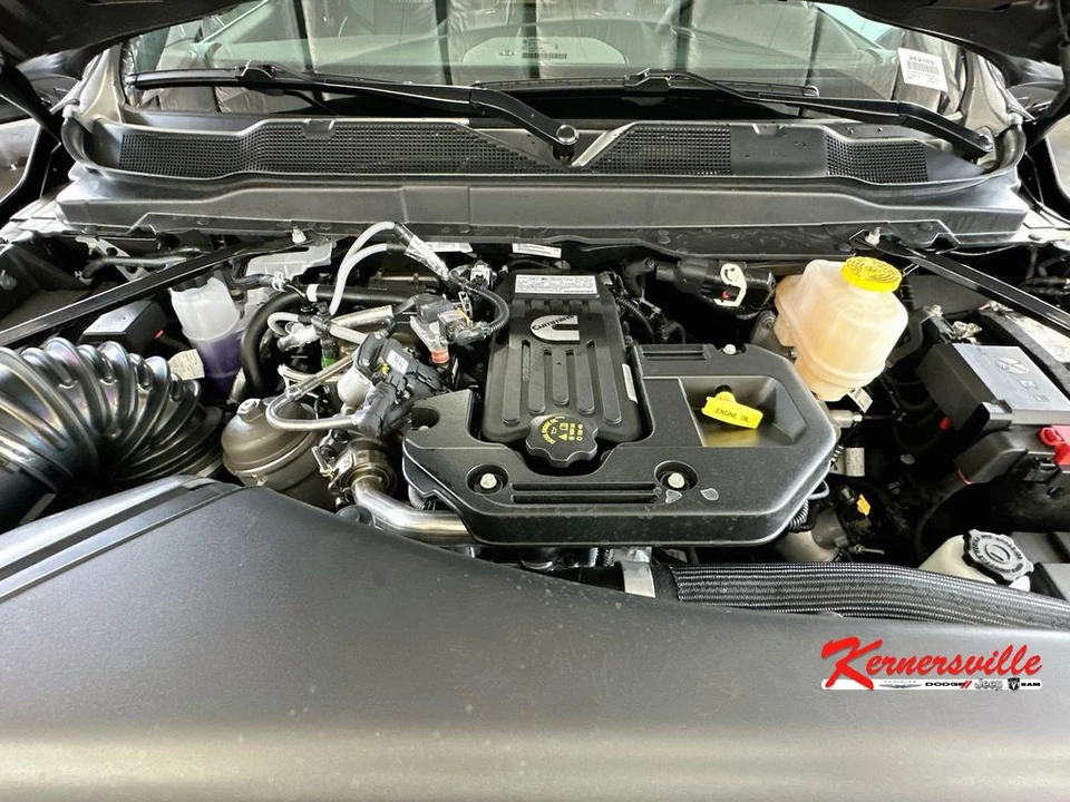 2026 Ram 4500 & 5500 - Image 16 of 21