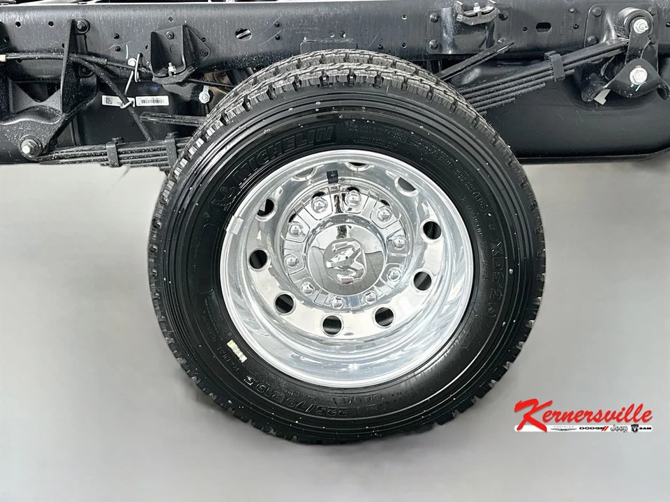 2026 Ram 4500 & 5500 - Image 15 of 21