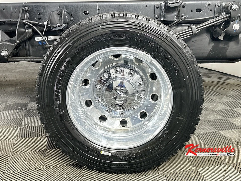 2026 Ram 4500 & 5500 - Image 17 of 21