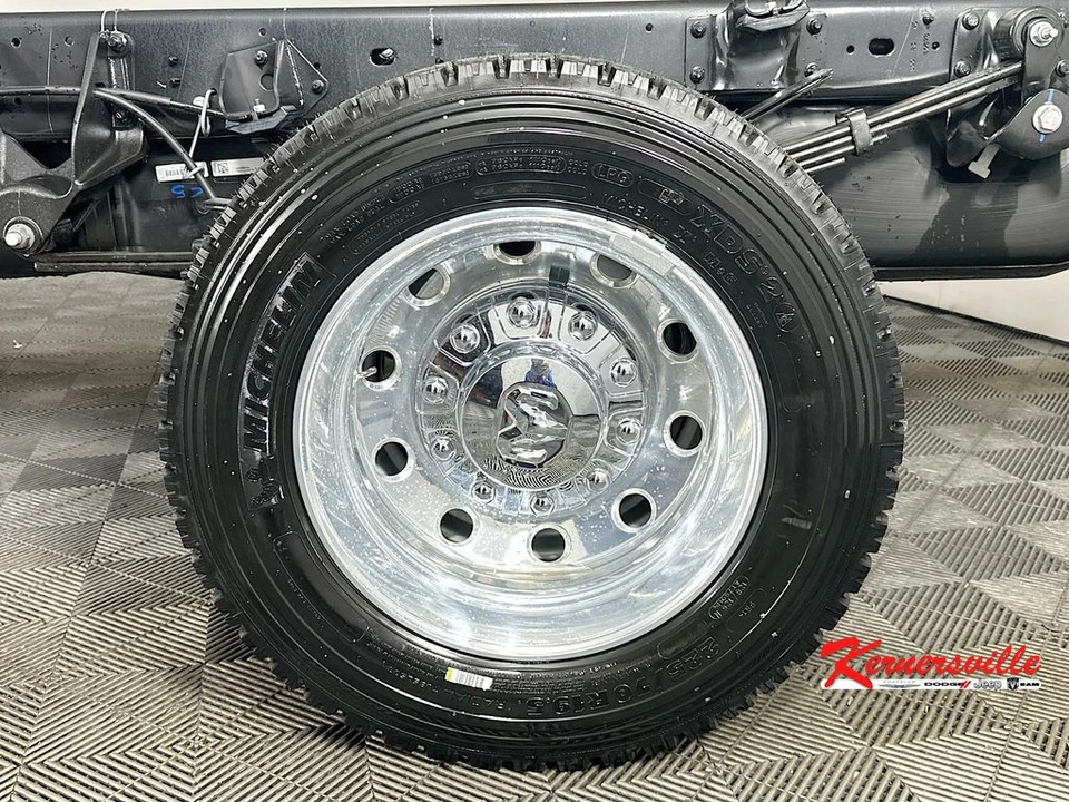 2026 Ram 4500 & 5500 - Image 18 of 21