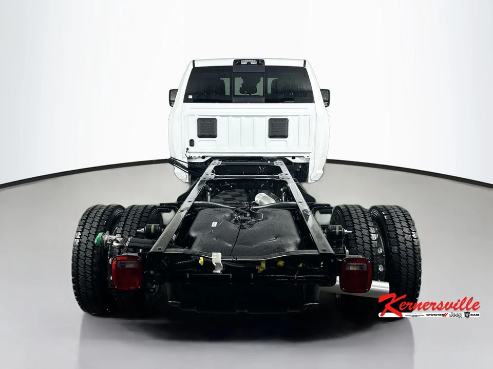 2026 Ram 4500 & 5500 - Image 6 of 12