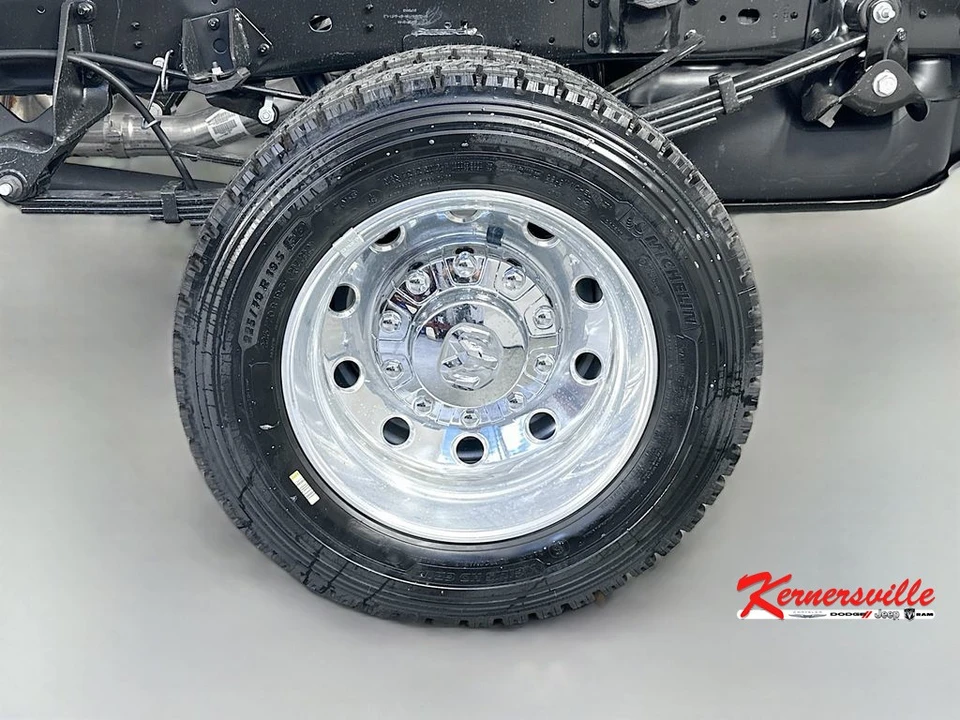 2026 Ram 4500 & 5500 - Image 15 of 21