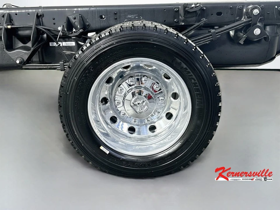 2026 Ram 4500 & 5500 - Image 15 of 21