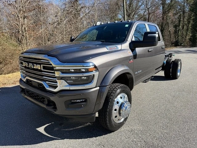 2026 Ram 4500 & 5500 - Image 3 of 21