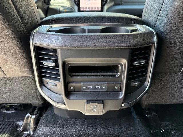 2026 Ram 4500 & 5500 - Image 18 of 21