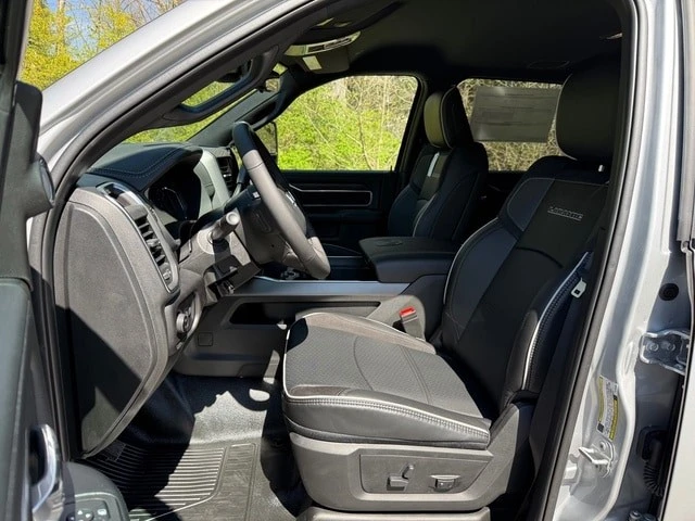 2026 Ram 4500 & 5500 - Image 15 of 21