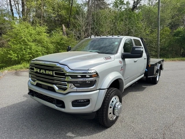 2026 Ram 4500 & 5500 - Image 3 of 21