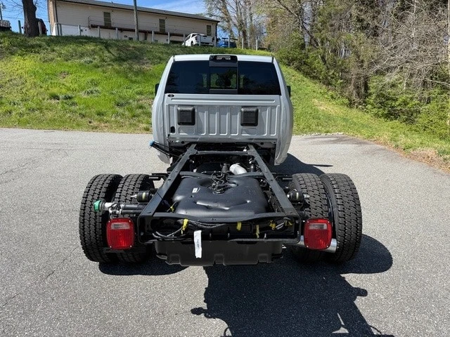 2026 Ram 4500 & 5500 - Image 8 of 21