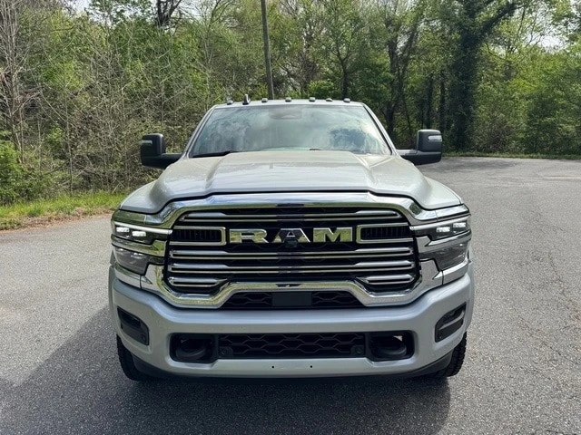 2026 Ram 4500 & 5500 - Image 4 of 21