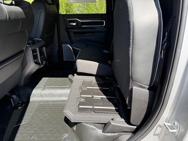 2026 Ram 4500 & 5500 - Image 17 of 21