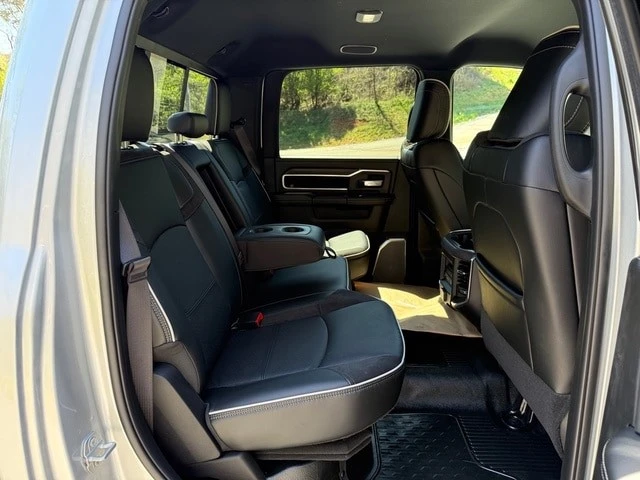 2026 Ram 4500 & 5500 - Image 19 of 21