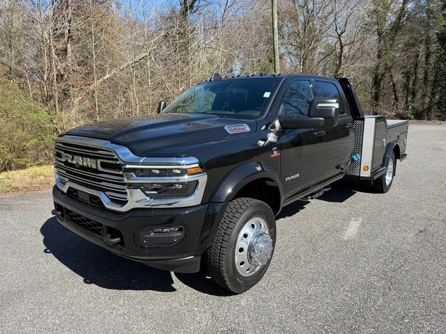 2026 Ram 4500 & 5500 - Image 3 of 21