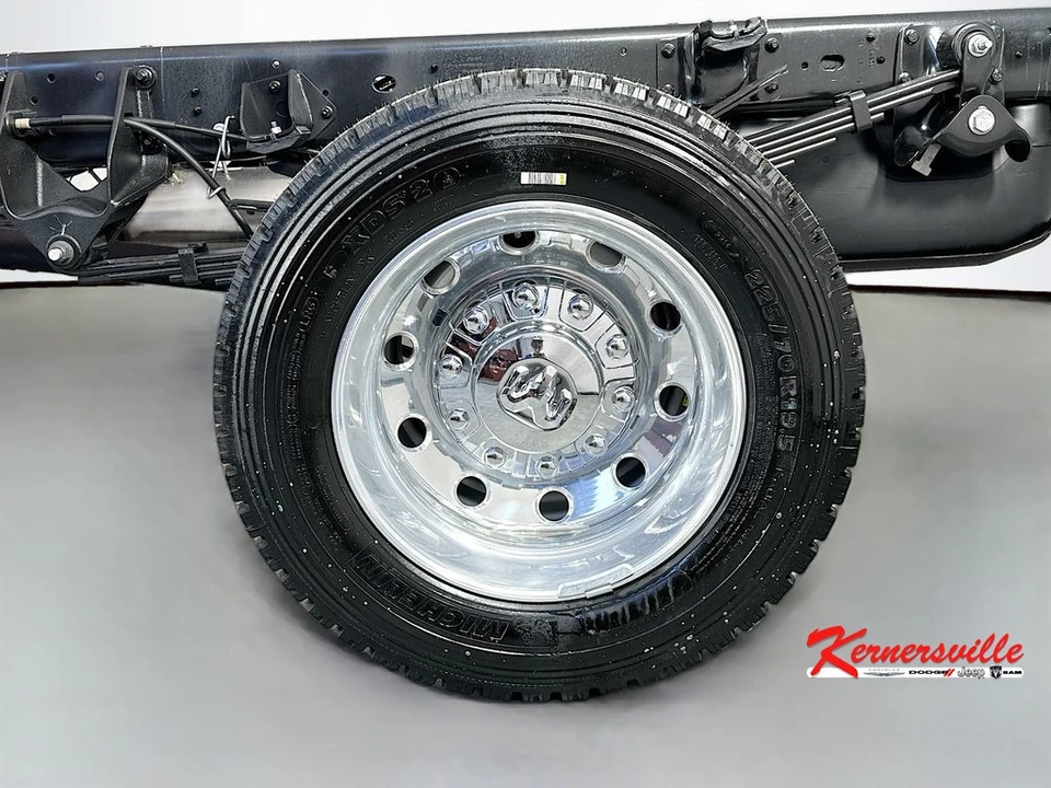 2026 Ram 4500 & 5500 - Image 17 of 22
