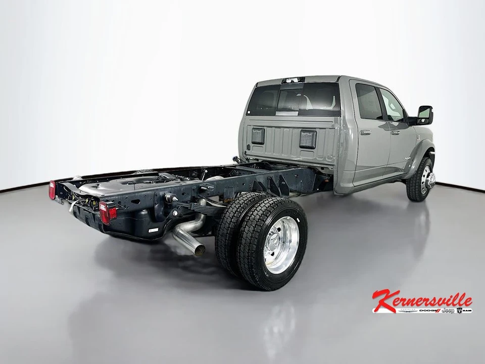 2026 Ram 4500 & 5500 - Image 8 of 21
