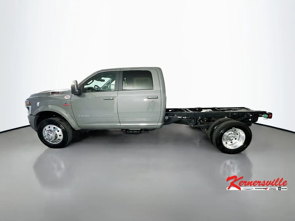 2026 Ram 4500 & 5500 - Image 4 of 20