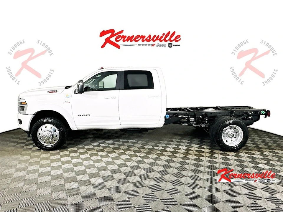2026 Ram 4500 & 5500 - Image 4 of 12