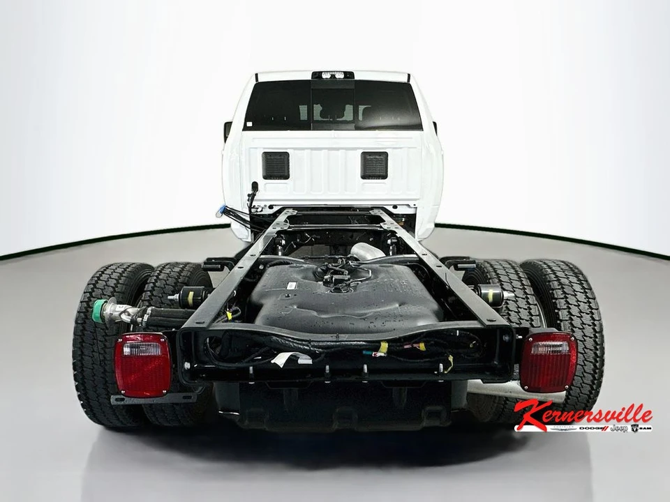 2026 Ram 4500 & 5500 - Image 6 of 20