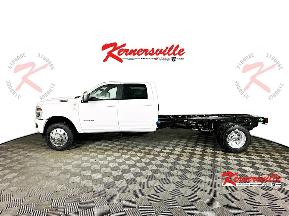 2026 Ram 4500 & 5500 - Image 4 of 20
