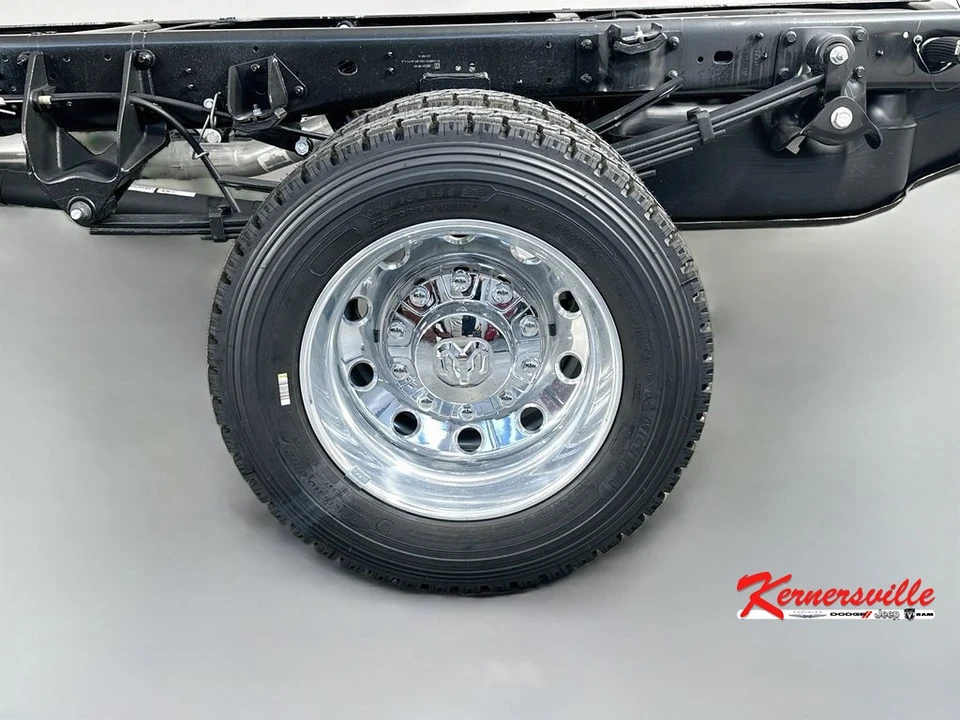 2026 Ram 4500 & 5500 - Image 16 of 20