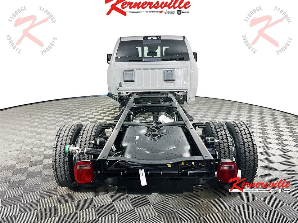 2026 Ram 4500 & 5500 - Image 6 of 20