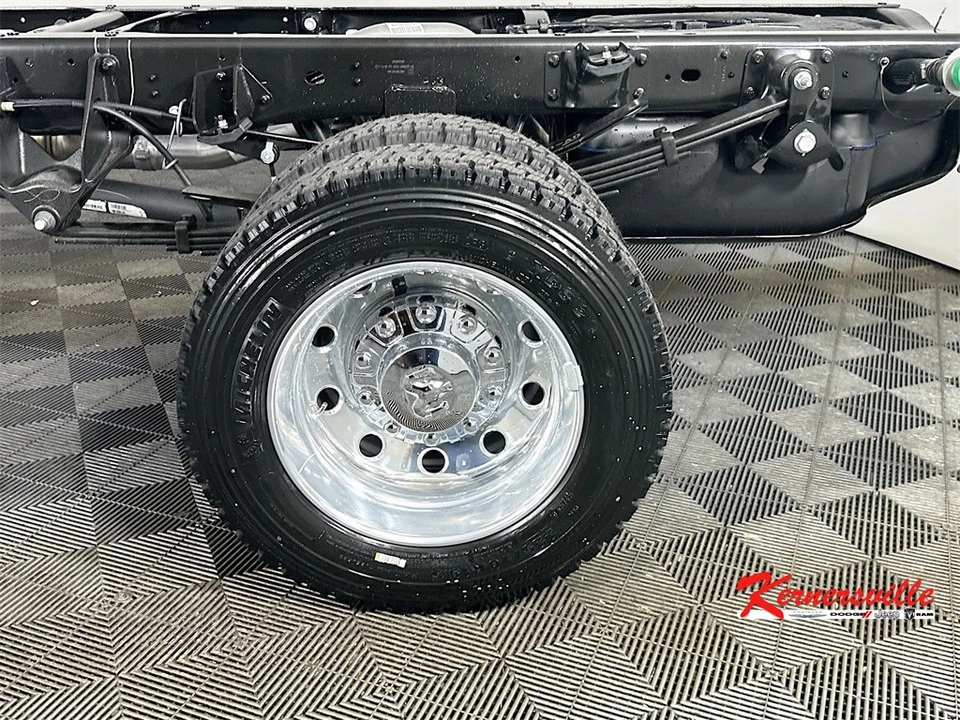 2026 Ram 4500 & 5500 - Image 16 of 20