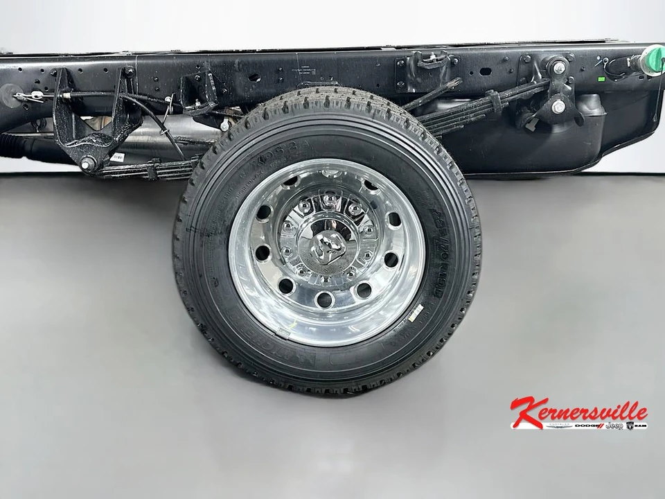 2026 Ram 4500 & 5500 - Image 16 of 20