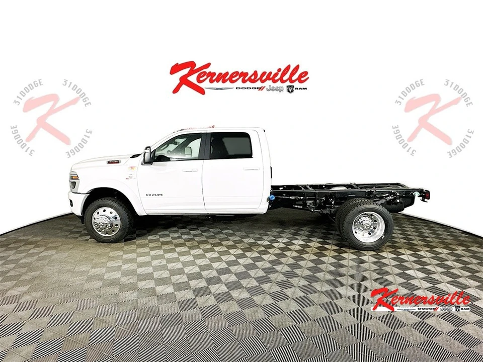 2026 Ram 4500 & 5500 - Image 4 of 20