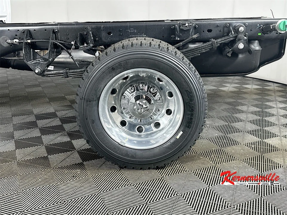 2026 Ram 4500 & 5500 - Image 16 of 20