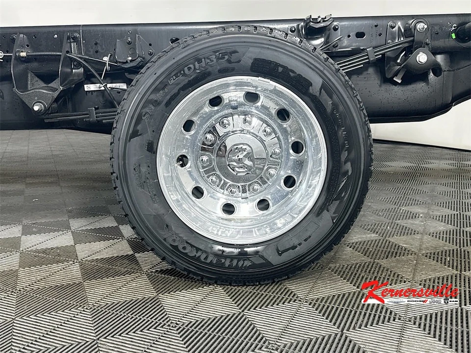 2026 Ram 4500 & 5500 - Image 16 of 21