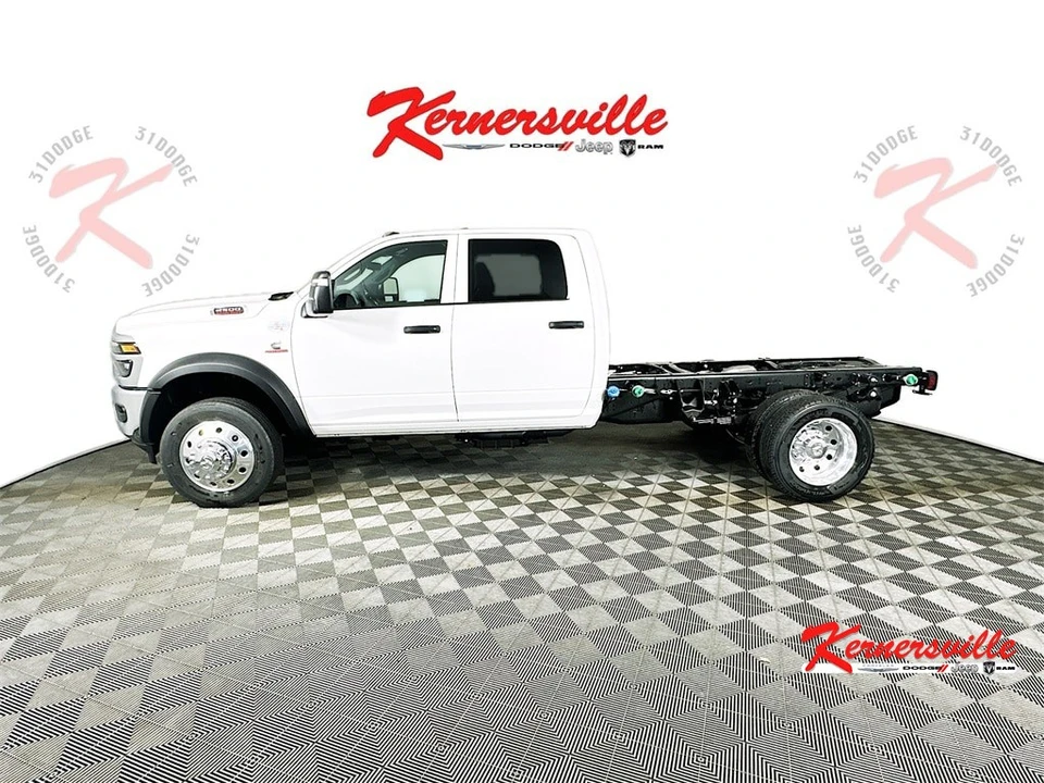 2026 Ram 4500 & 5500 - Image 4 of 21