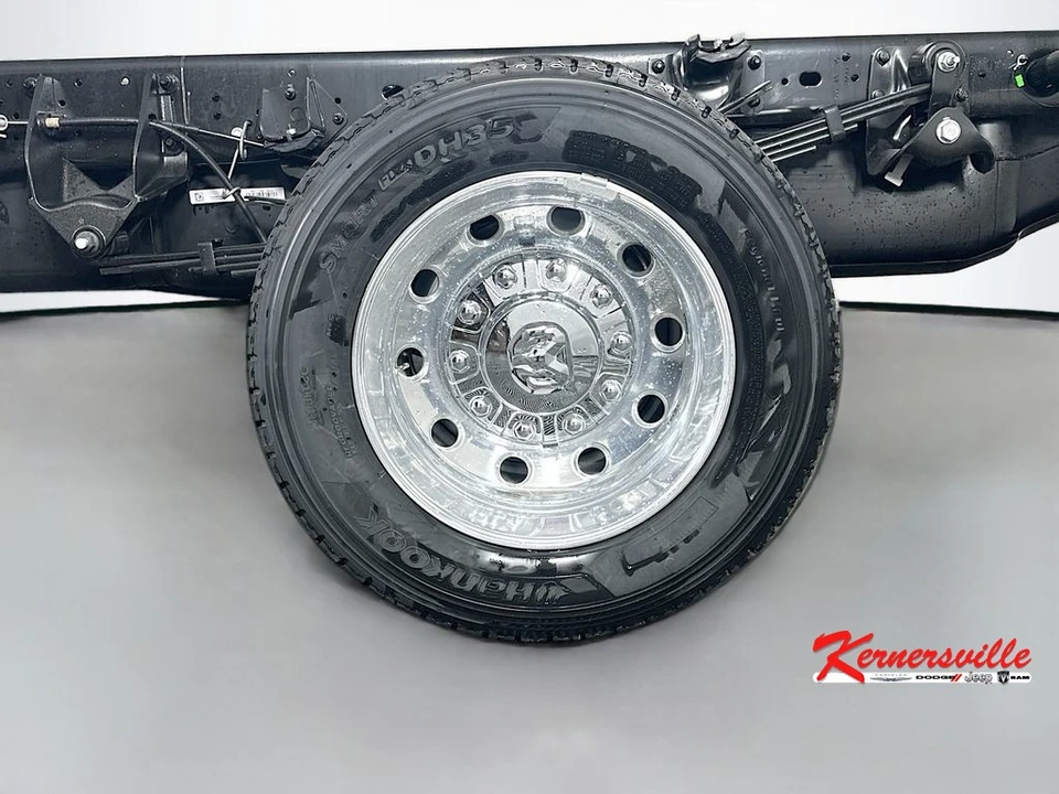 2026 Ram 4500 & 5500 - Image 17 of 22