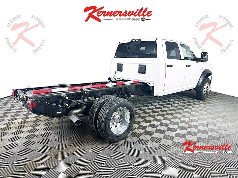 2026 Ram 4500 & 5500 - Image 7 of 12