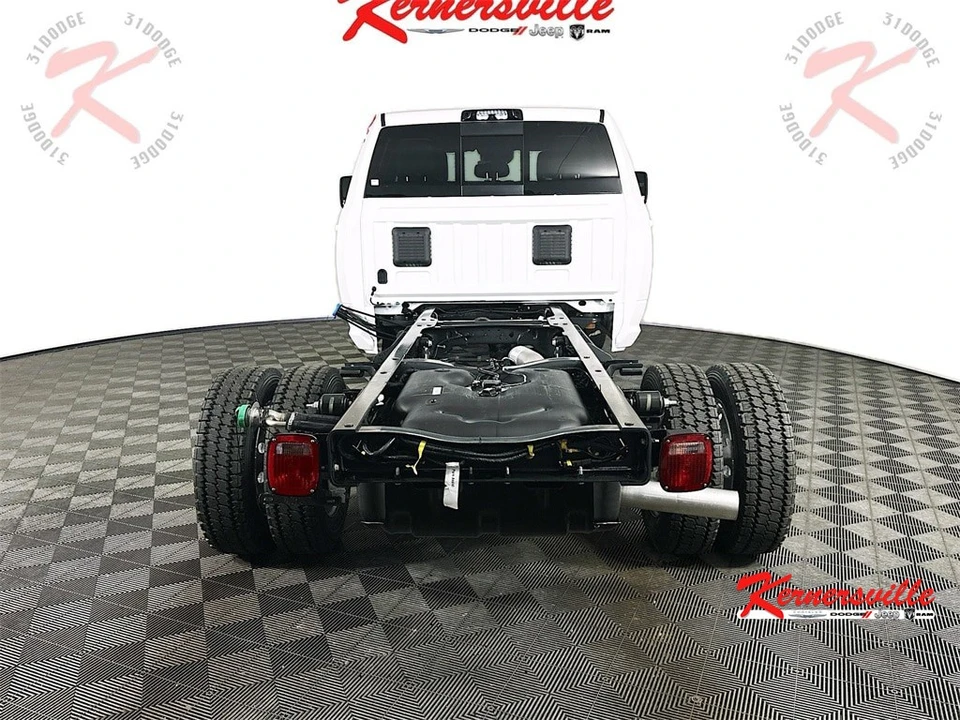 2026 Ram 4500 & 5500 - Image 6 of 21